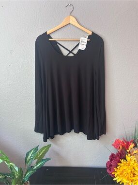 Nordstrom Black Long-Sleeve Scoop Neck Top with Crisscross Back Detail